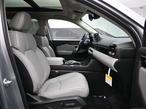 Used 2025 Honda Pilot Touring image 36