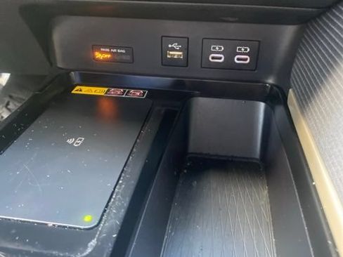 Used 2025 Toyota Camry SE FWD image 23