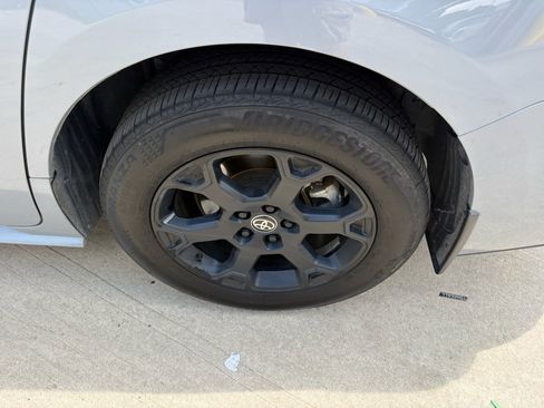 Used 2025 Toyota Sienna XLE Woodland Edition AWD/4WD image 38