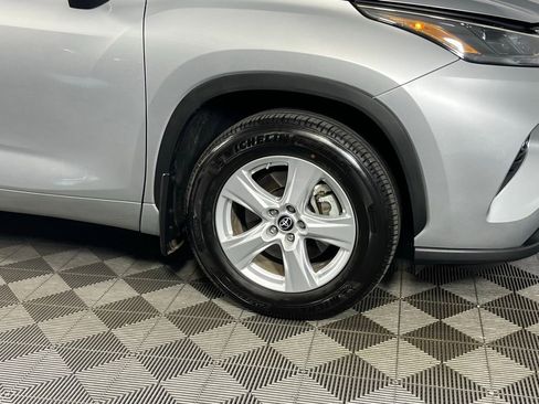 Used 2023 Toyota Highlander LE image 13