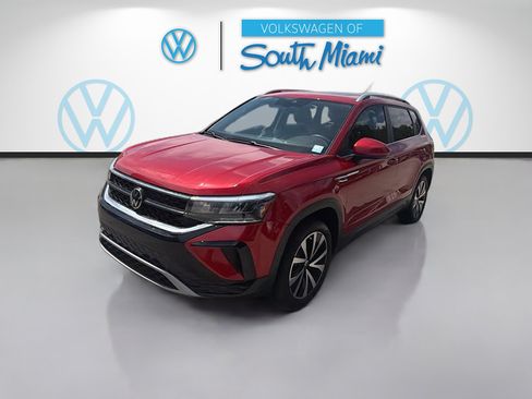 Certified 2023 Volkswagen Taos SE FWD image 3