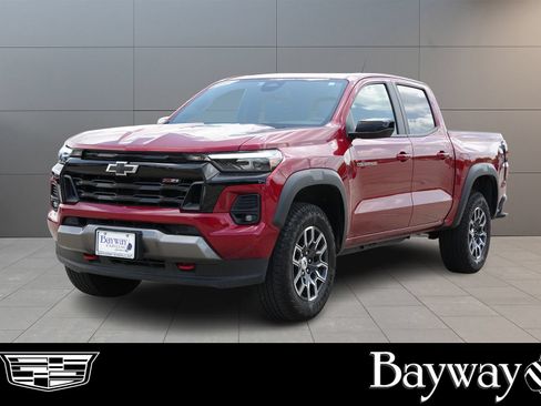 Used 2024 Chevrolet Colorado Z71 w/ Z71 Convenience Package 2 AWD/4WD image 1