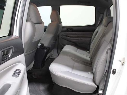 Used 2015 Toyota Tacoma 4x4 Double Cab w/ TRD Sport Package image 14