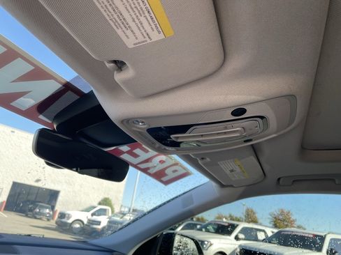 Used 2023 Audi Q8 Prestige image 20