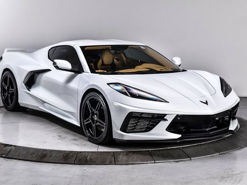 Used 2023 Chevrolet Corvette Stingray Premium Cpe w/ Z51 Performance Package RWD image 1