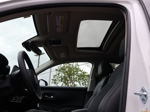 Certified 2026 Honda HR-V EX-L image 32
