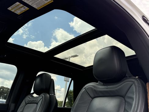 Used 2023 Lincoln Navigator L Reserve RWD image 28