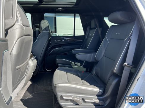 Used 2024 Cadillac Escalade Premium Luxury image 6