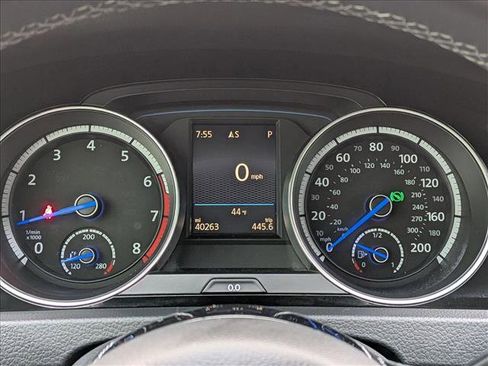 Used 2017 Volkswagen Golf R 4-Door image 11