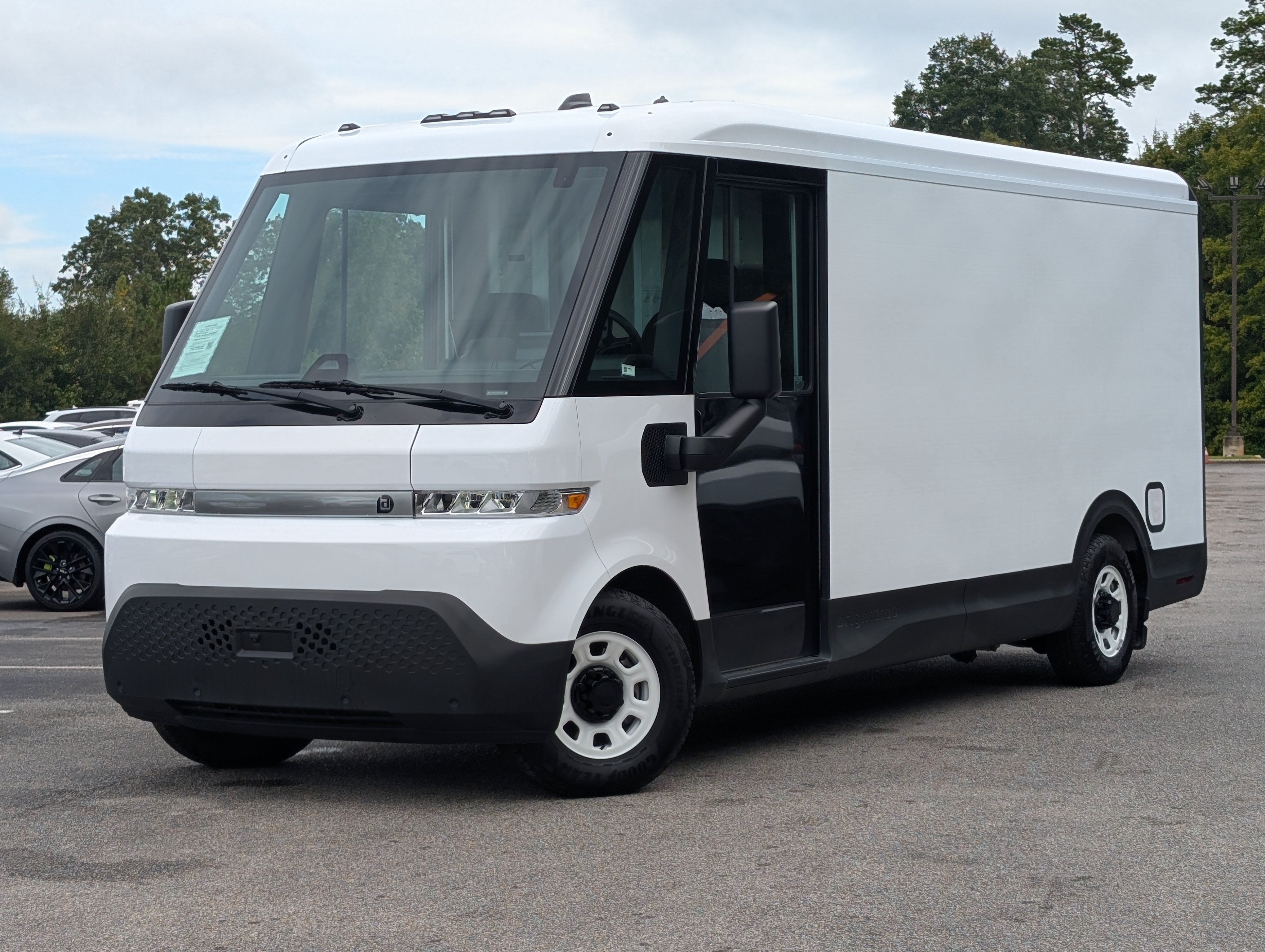 Used 2024 Chevrolet Brightdrop 600 w/ Commercial Equipment Package AWD/4WD image 1