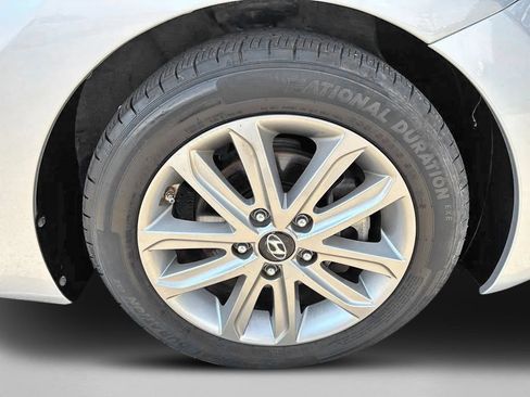 Used 2016 Hyundai Elantra SE w/ Option Group 02 FWD image 10