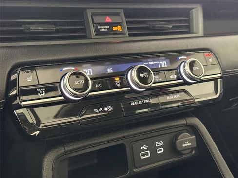 Used 2023 Honda Pilot Touring image 27