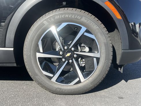 New 2026 Chevrolet Equinox EV LT image 37