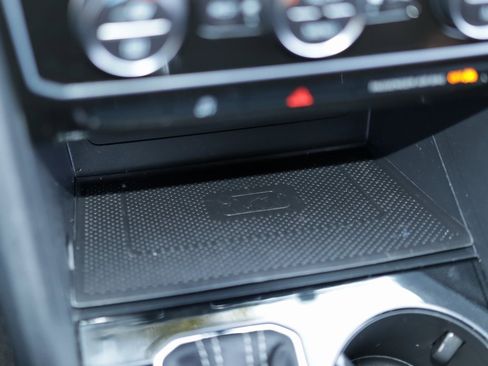 Used 2022 Volkswagen Atlas SEL Premium image 18