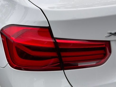 Used 2018 BMW 330i xDrive Sedan w/ Executive Package AWD/4WD image 8