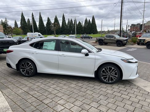 New 2026 Toyota Camry XLE image 6