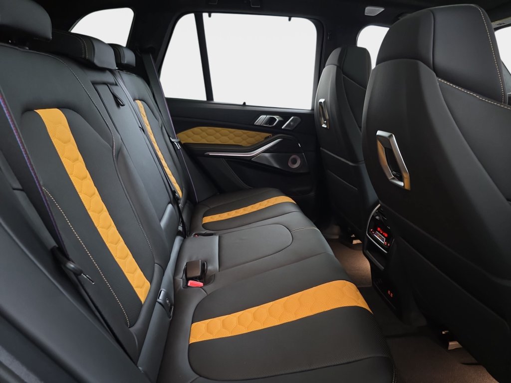 New 2026 BMW X5 M Competition w/ Executive Package AWD/4WD image 11