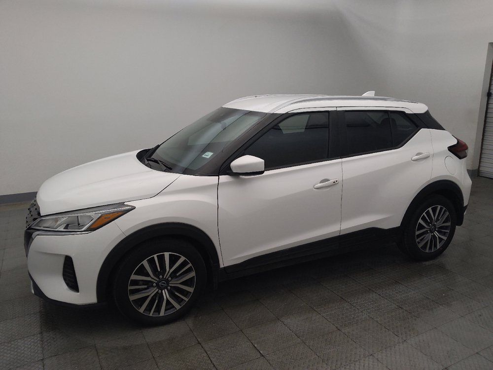 Used 2024 Nissan Kicks SV FWD image 2
