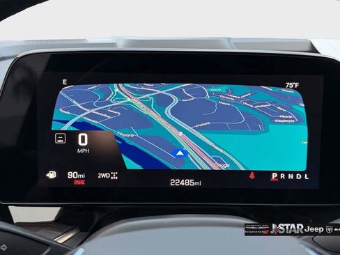 Used 2025 Chevrolet Suburban Z71 image 15