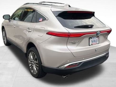 Used 2022 Toyota Venza Limited image 7