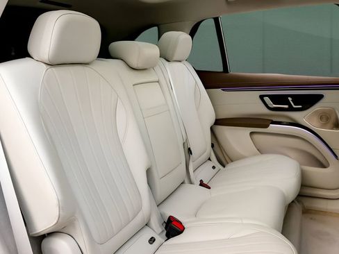 Used 2023 Mercedes-Benz EQS 580 4MATIC SUV image 28