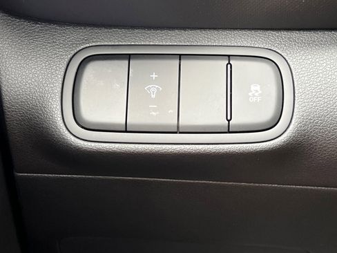 New 2025 Hyundai Venue SEL image 29