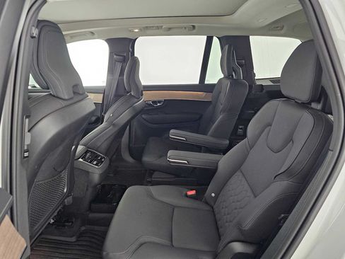 Used 2025 Volvo XC90 B5 Plus w/ Protection Package Premier AWD/4WD image 18
