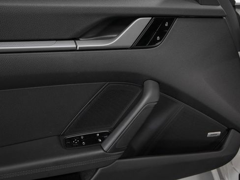 Used 2020 Porsche 911 Carrera S image 36