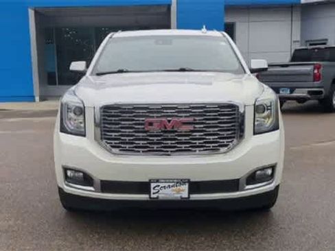 Used 2019 GMC Yukon XL Denali w/ Denali Ultimate Package image 3