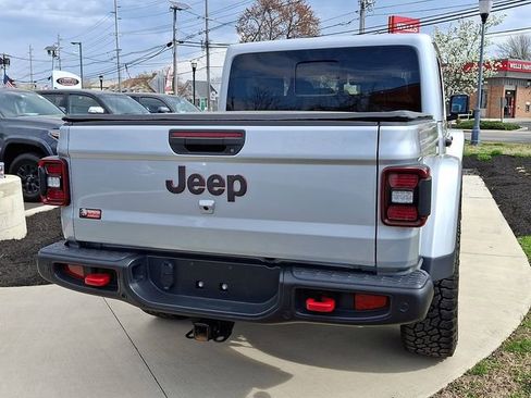 Used 2024 Jeep Gladiator Rubicon AWD/4WD image 6