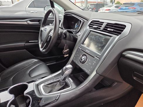 Used 2014 Ford Fusion Titanium FWD image 14