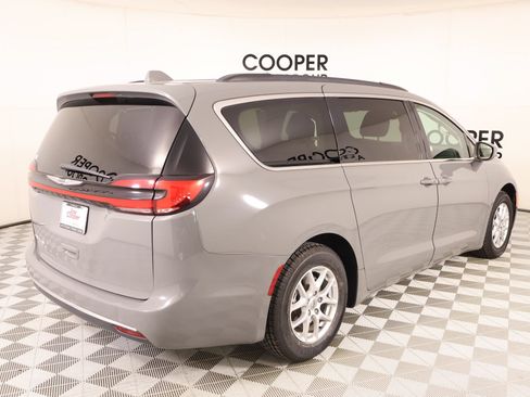 Used 2022 Chrysler Pacifica Touring-L FWD image 20