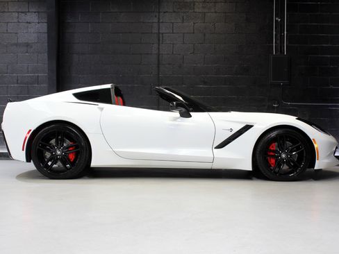 Used 2016 Chevrolet Corvette Stingray Coupe w/ 2LT Preferred Equipment Group image 22