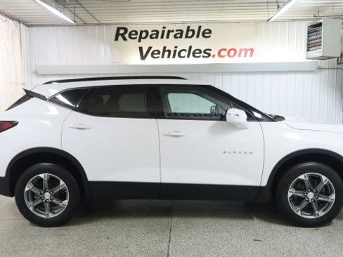 Used 2023 Chevrolet Blazer LT AWD/4WD image 4