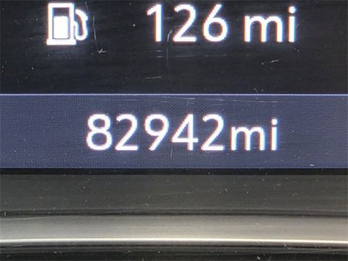 Used 2020 Chevrolet Traverse LT image 23