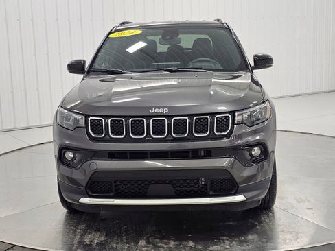 Used 2024 Jeep Compass Limited image 8
