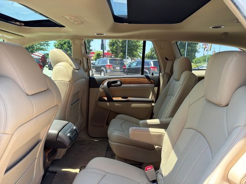 Used 2008 Buick Enclave CXL w/ Entertainment Package #3 FWD image 18