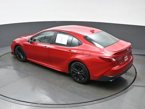 Used 2025 Toyota Camry SE FWD image 37