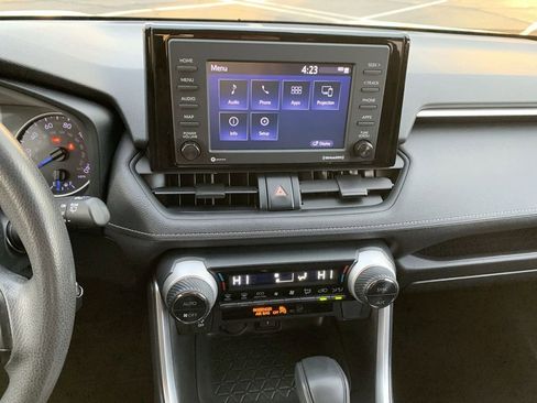 Used 2020 Toyota RAV4 LE image 21