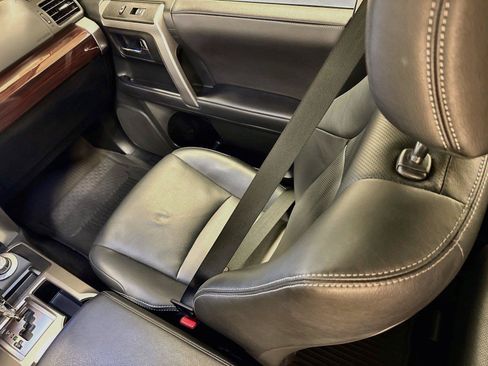 Used 2022 Toyota 4Runner Limited AWD/4WD image 24