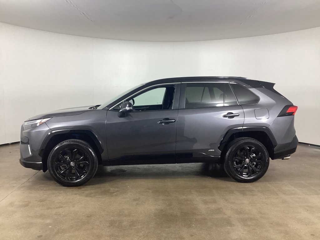 Used 2022 Toyota RAV4 XSE AWD/4WD image 8