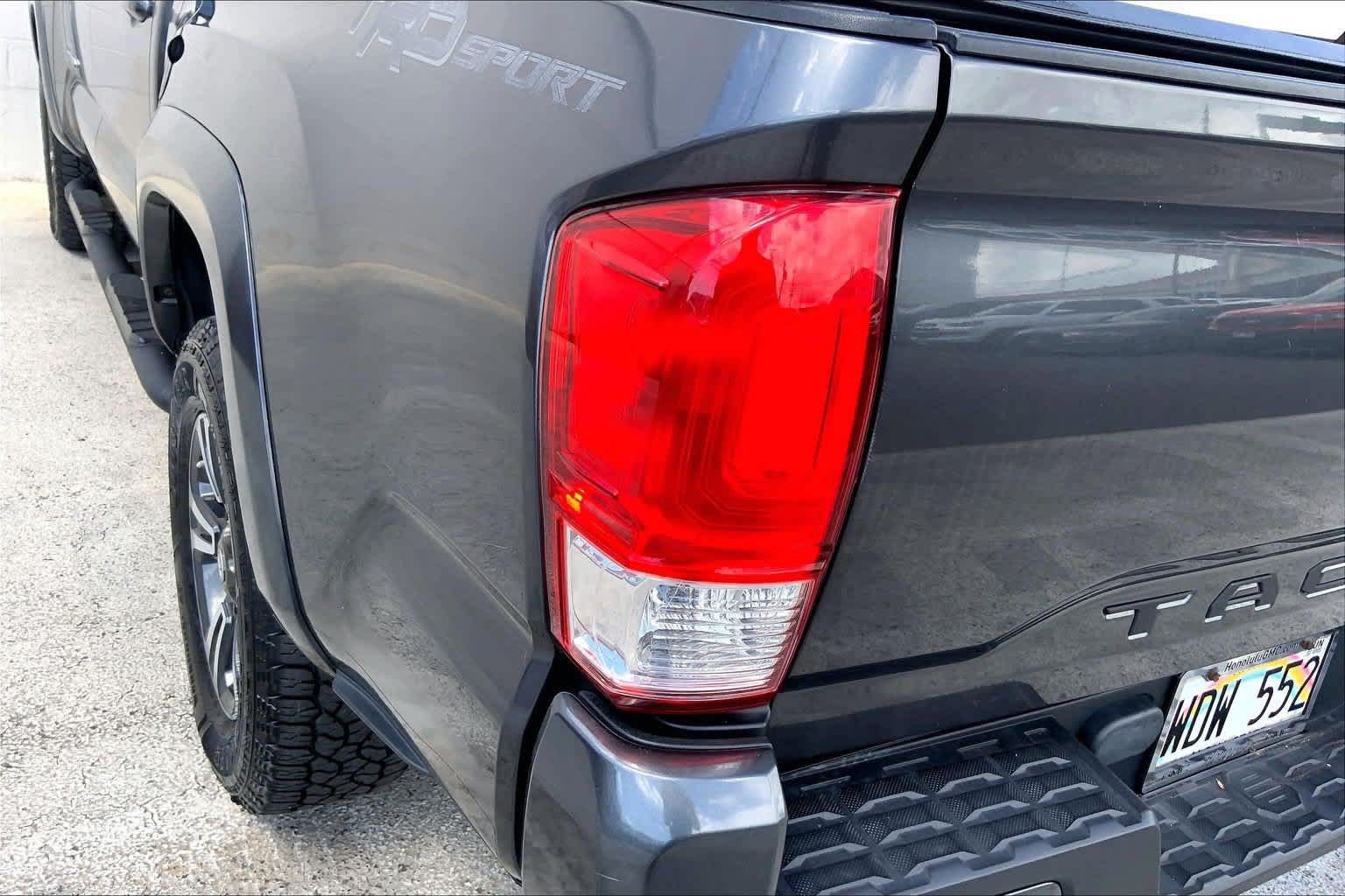 Used 2017 Toyota Tacoma TRD Sport RWD image 32