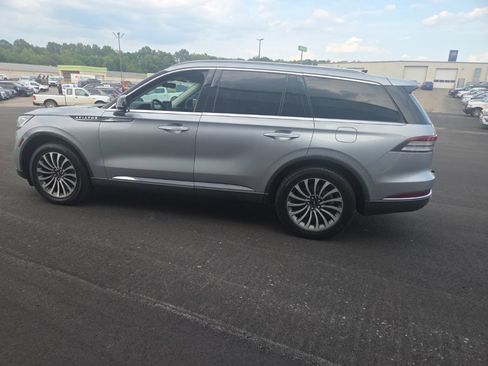 Used 2024 Lincoln Aviator 2WD w/ Premium Package image 6