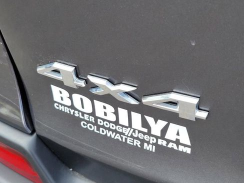Used 2022 Jeep Cherokee Limited AWD/4WD image 38