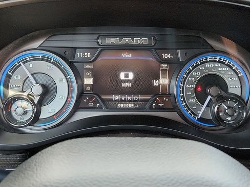 Used 2022 RAM 2500 Limited image 11