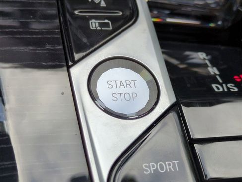 New 2026 BMW X5 xDrive50e w/ Executive Package image 27