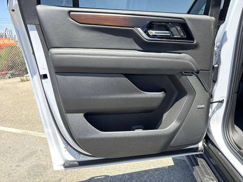 New 2026 GMC Yukon XL Denali w/ Denali Reserve Package AWD/4WD image 23
