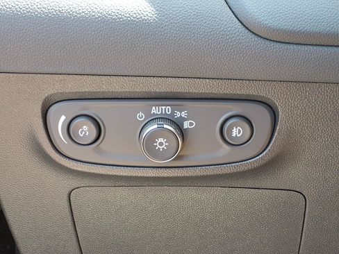 Used 2023 Buick Encore GX Preferred w/ Cold Weather Comfort Package FWD image 23