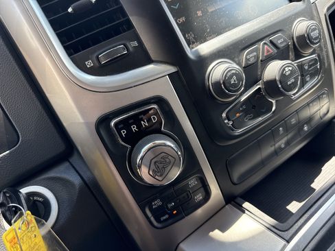 Used 2017 RAM 1500 Big Horn AWD/4WD image 32