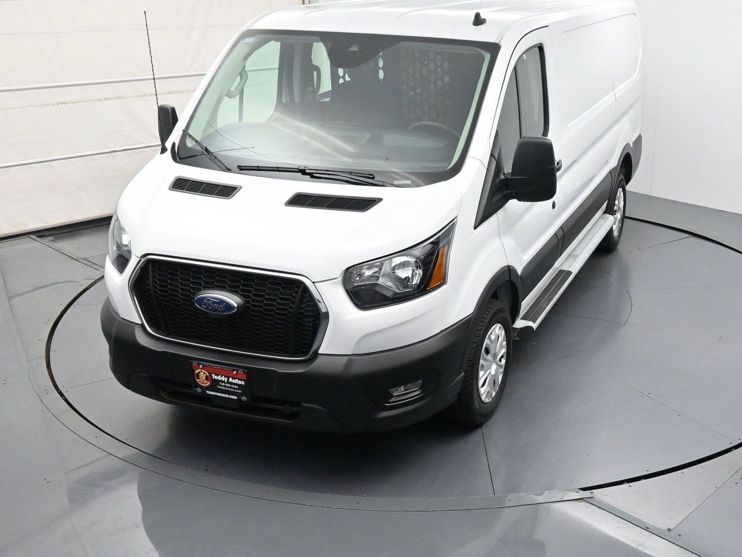 Used 2025 Ford Transit 250 Low Roof w/ Exterior Upgrade Package RWD image 8